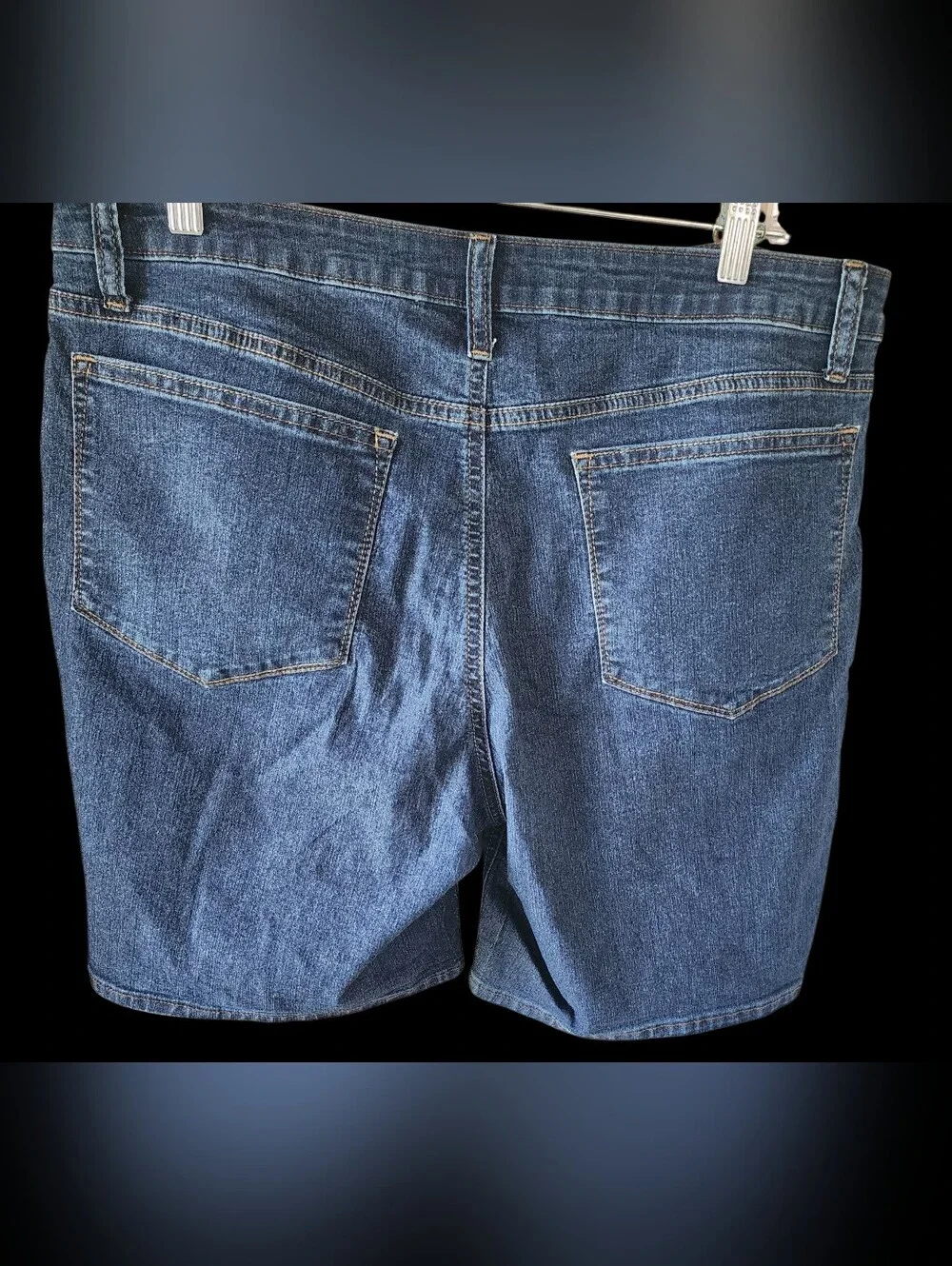 Lee Riders Mid-Rise Womens Bermuda Denim Shorts Blue Size 16 EUC - Picture 2 of 4